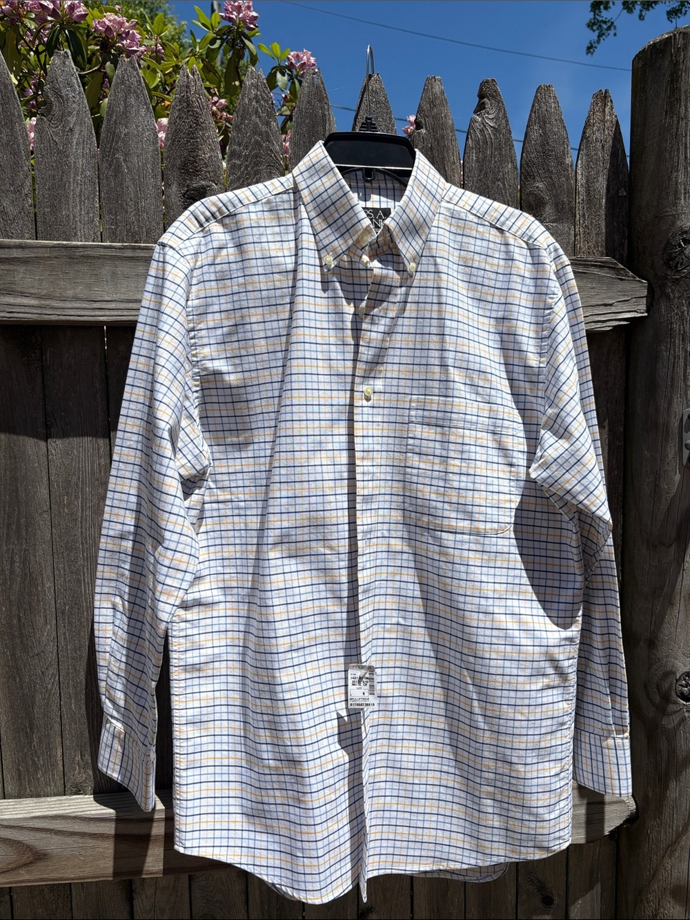 Jos. A. Bank medium Traveler’s thick cotton dress shirt. NWT!